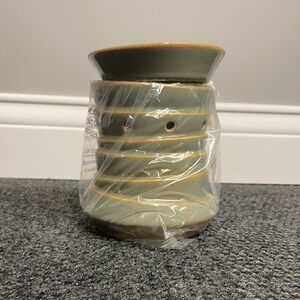 Scentsy Full Size Warmer NWT No box green‎ ribbed
